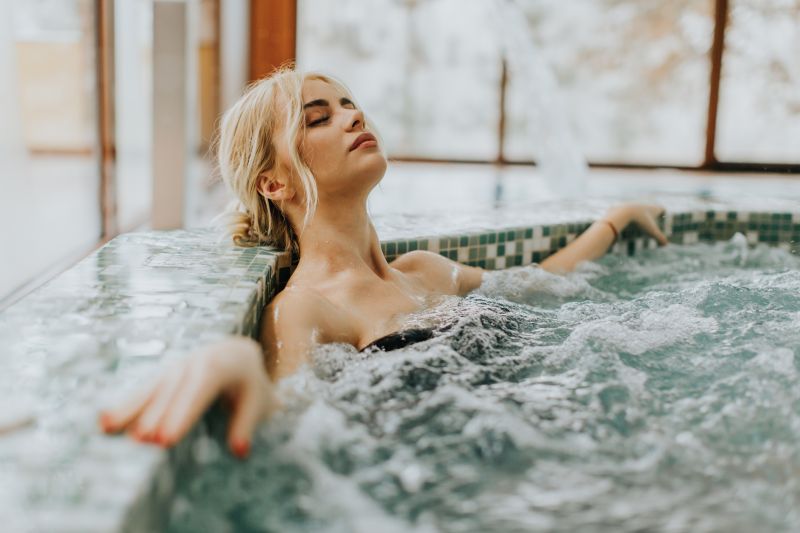 Therapeutic Jacuzzi Tub